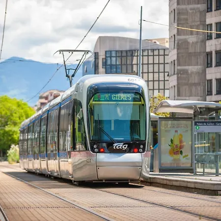 Le Hüb - Grenoble-2